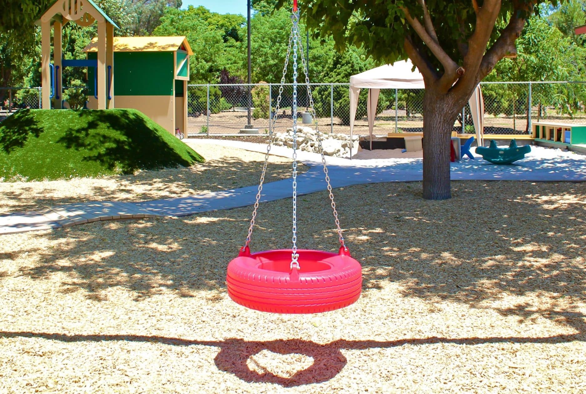 Plastic Tire Swing (Black)