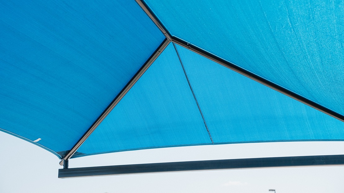 8' Hanging Cantilever Umbrella - Image 3